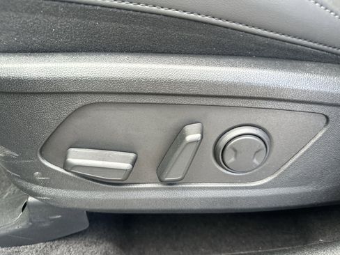 Certified 2025 Kia Sorento SX FWD image 14