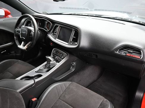Used 2018 Dodge Challenger SRT Hellcat RWD image 44