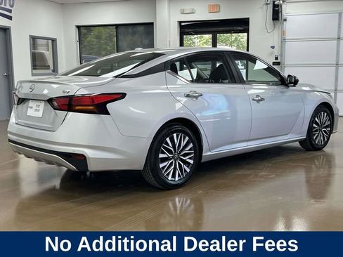 Used 2024 Nissan Altima 2.5 SV FWD image 6