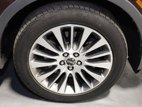 Used 2017 Lincoln MKC Reserve image 38