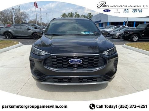 Certified 2023 Ford Escape ST-Line w/ Tech Pack #1 image 9
