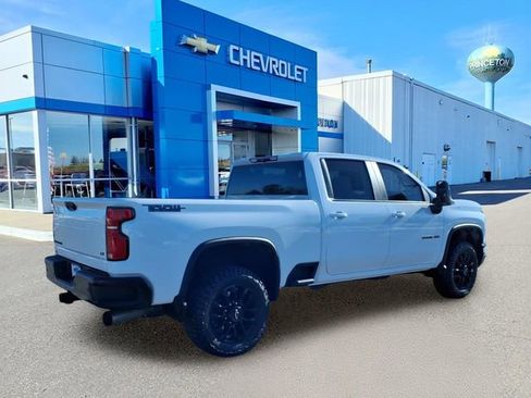 Used 2025 Chevrolet Silverado 3500 LT w/ Trail Boss Package image 3
