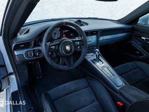 Used 2018 Porsche 911 GT3 RWD image 3