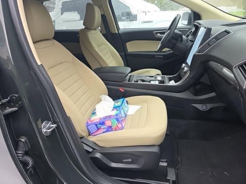 Used 2023 Ford Edge SEL w/ Convenience Package image 7