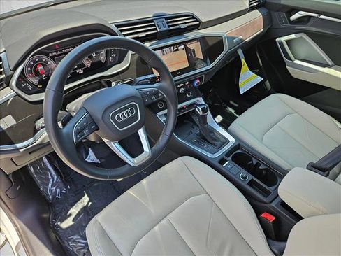 Used 2024 Audi Q3 2.0T Premium Plus w/ Premium Plus Package AWD/4WD image 12