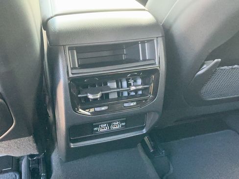 Used 2025 Jeep Grand Cherokee Laredo X RWD image 9