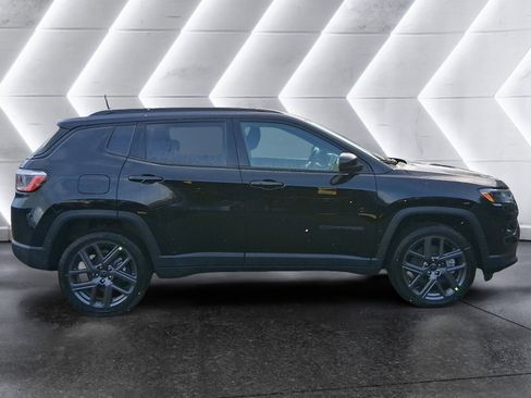 New 2026 Jeep Compass Limited image 7