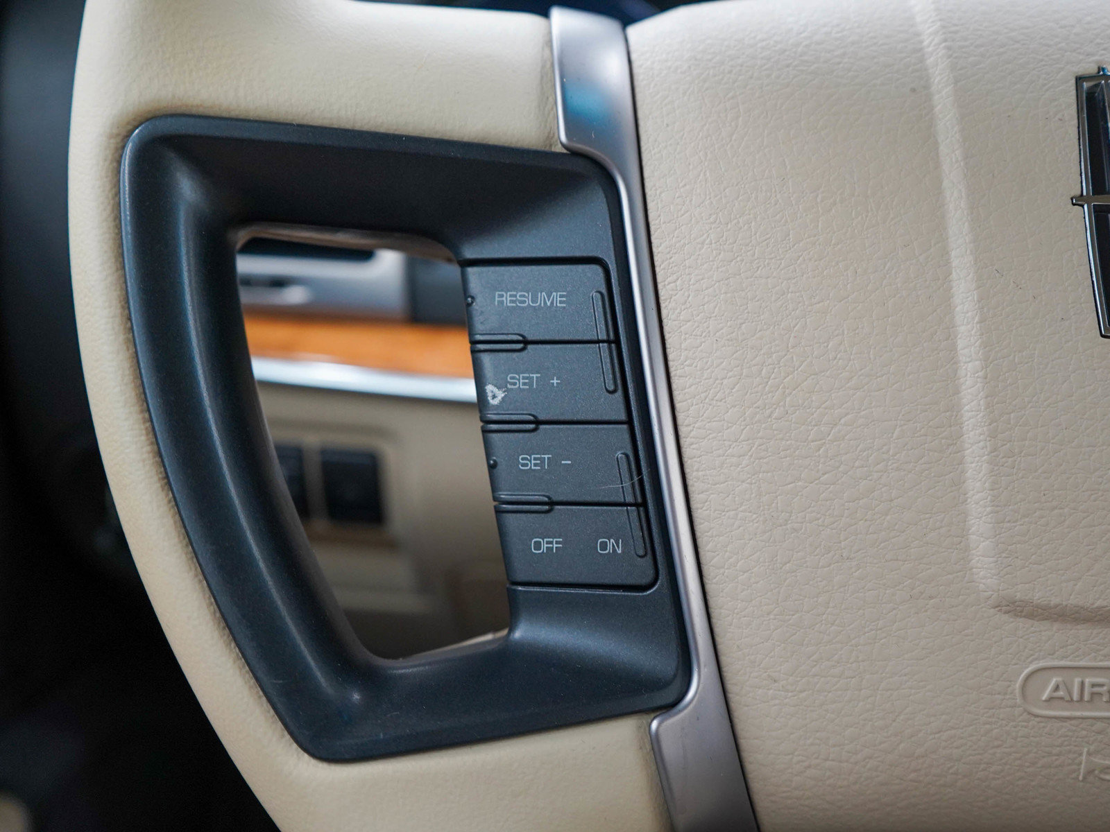 Used 2012 Lincoln MKZ FWD image 21