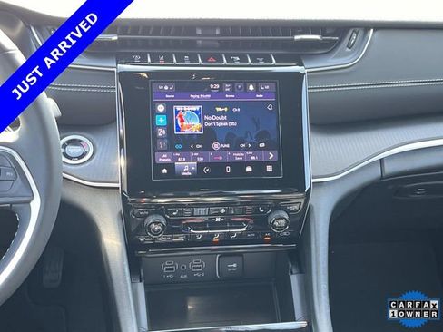 Certified 2024 Jeep Grand Cherokee Altitude AWD/4WD image 17