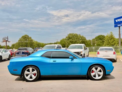 Used 2009 Dodge Challenger SRT8 w/ SRT Option Group II RWD image 8