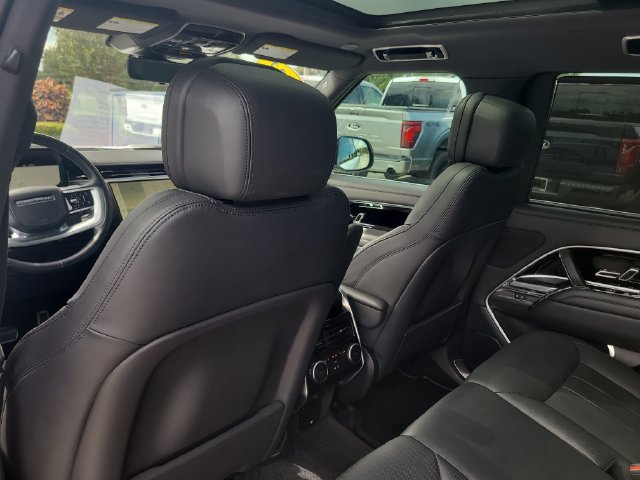 Used 2023 Land Rover Range Rover SE AWD/4WD image 12