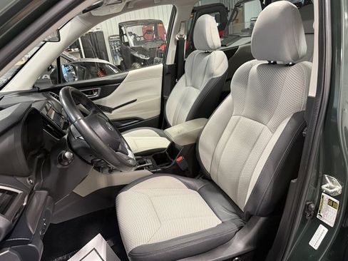 Used 2022 Subaru Forester Premium image 10