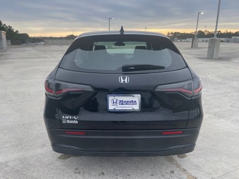 Certified 2023 Honda HR-V LX image 6