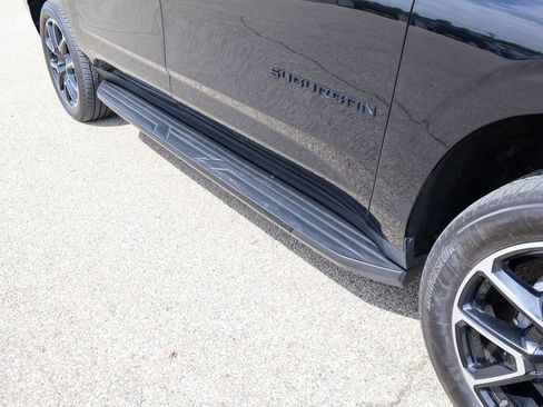 Used 2023 Chevrolet Suburban RST AWD/4WD image 7