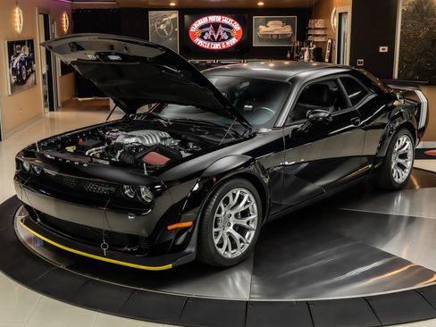 Used 2023 Dodge Challenger SRT Hellcat Redeye RWD image 5