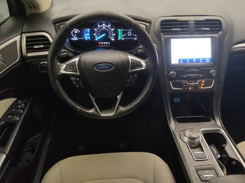 Used 2020 Ford Fusion SE w/ Equipment Group 151A FWD image 22