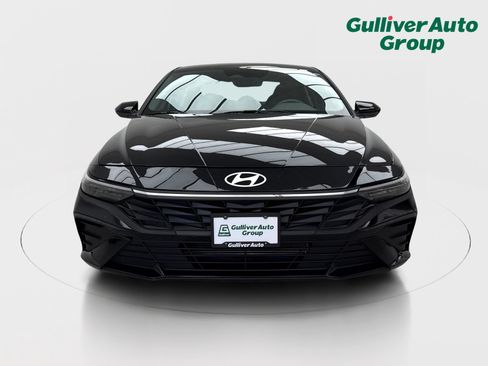 Used 2025 Hyundai Elantra Sport FWD image 14