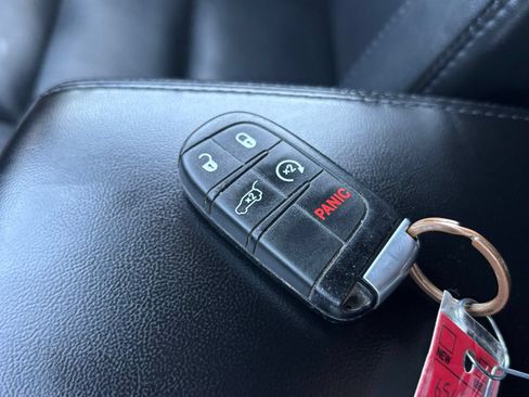 Used 2019 Jeep Grand Cherokee Limited AWD/4WD image 26