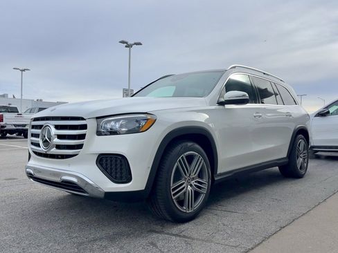 Certified 2025 Mercedes-Benz GLS 450 4MATIC image 7