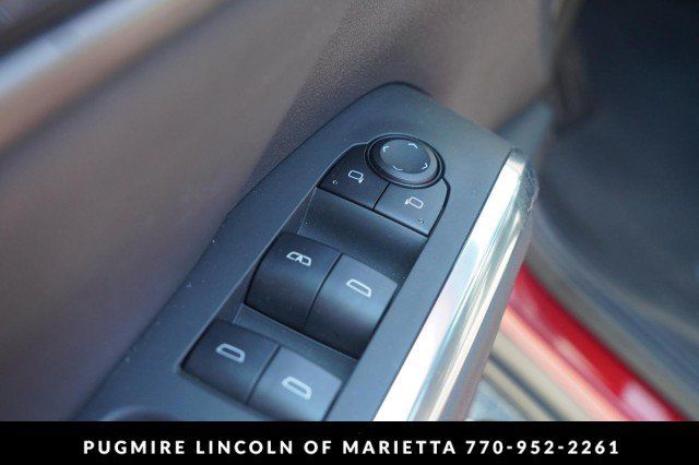 Used 2025 Chevrolet Traverse LT w/ Sun and Wheel Package FWD image 25