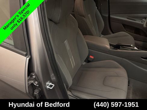 Used 2024 Hyundai Elantra SEL FWD image 22