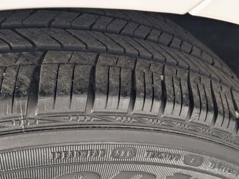 Used 2024 Chevrolet Malibu LT image 9