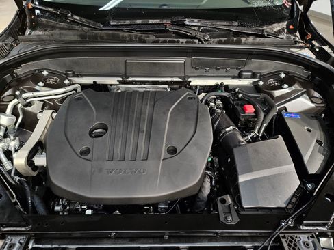 Used 2024 Volvo XC60 B5 Plus image 19