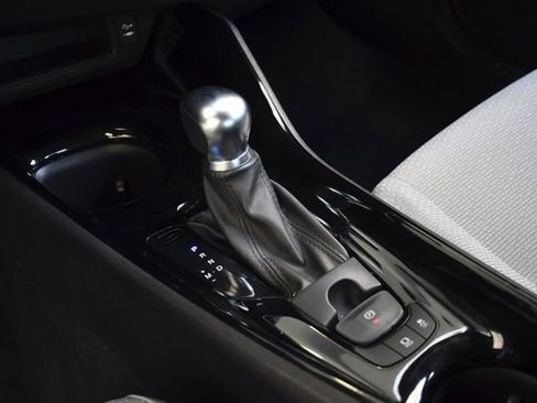 Used 2019 Toyota C-HR XLE FWD image 12