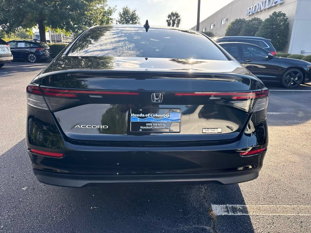 Used 2023 Honda Accord EX image 4