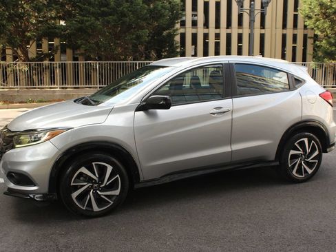 Used 2019 Honda HR-V Sport image 12