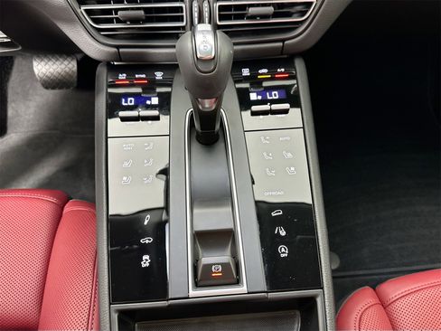 New 2025 Porsche Macan Turbo image 23