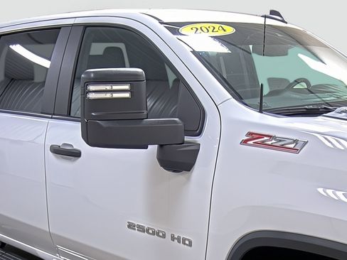 Used 2024 Chevrolet Silverado 2500 Custom w/ Custom Convenience Package AWD/4WD image 15