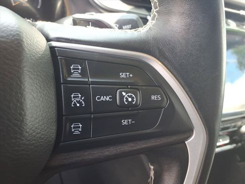 Used 2021 Jeep Grand Cherokee L Limited AWD/4WD image 20