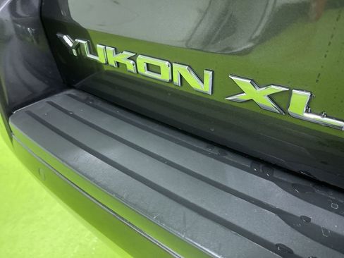 Used 2017 GMC Yukon XL SLT image 13