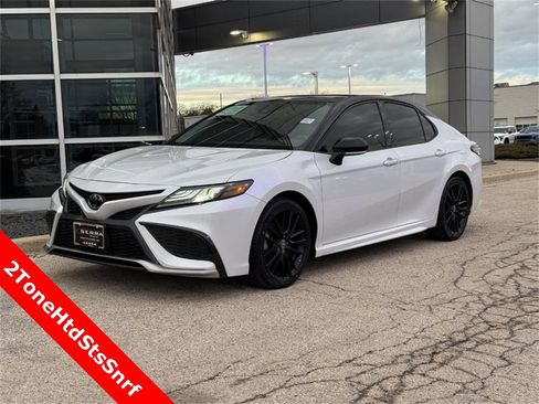 Used 2023 Toyota Camry XSE image 7