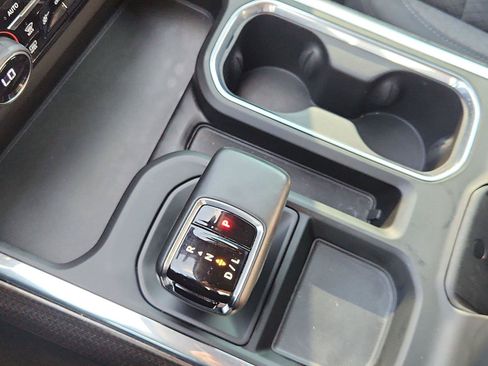 Used 2023 Chevrolet Silverado 1500 LT Trail Boss w/ LPO, Dark Essentials Package AWD/4WD image 15