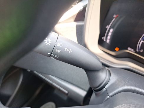 Used 2026 Toyota Corolla LE FWD image 22