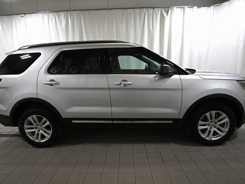 Used 2019 Ford Explorer XLT w/ Class III Trailer Tow Package image 14