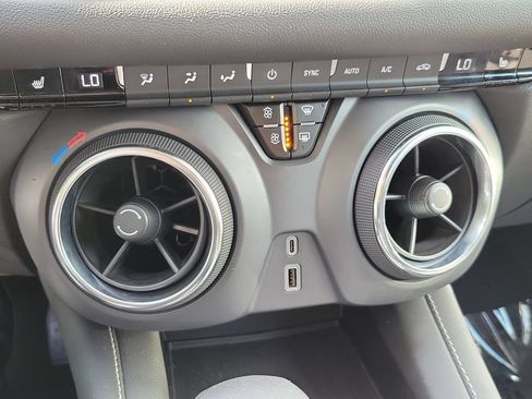 Used 2025 Chevrolet Blazer LT FWD image 35