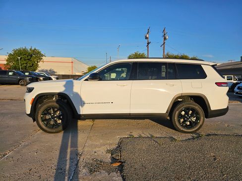 New 2026 Jeep Grand Cherokee L 4WD image 4