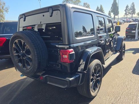 Used 2023 Jeep Wrangler Unlimited Sahara AWD/4WD image 4