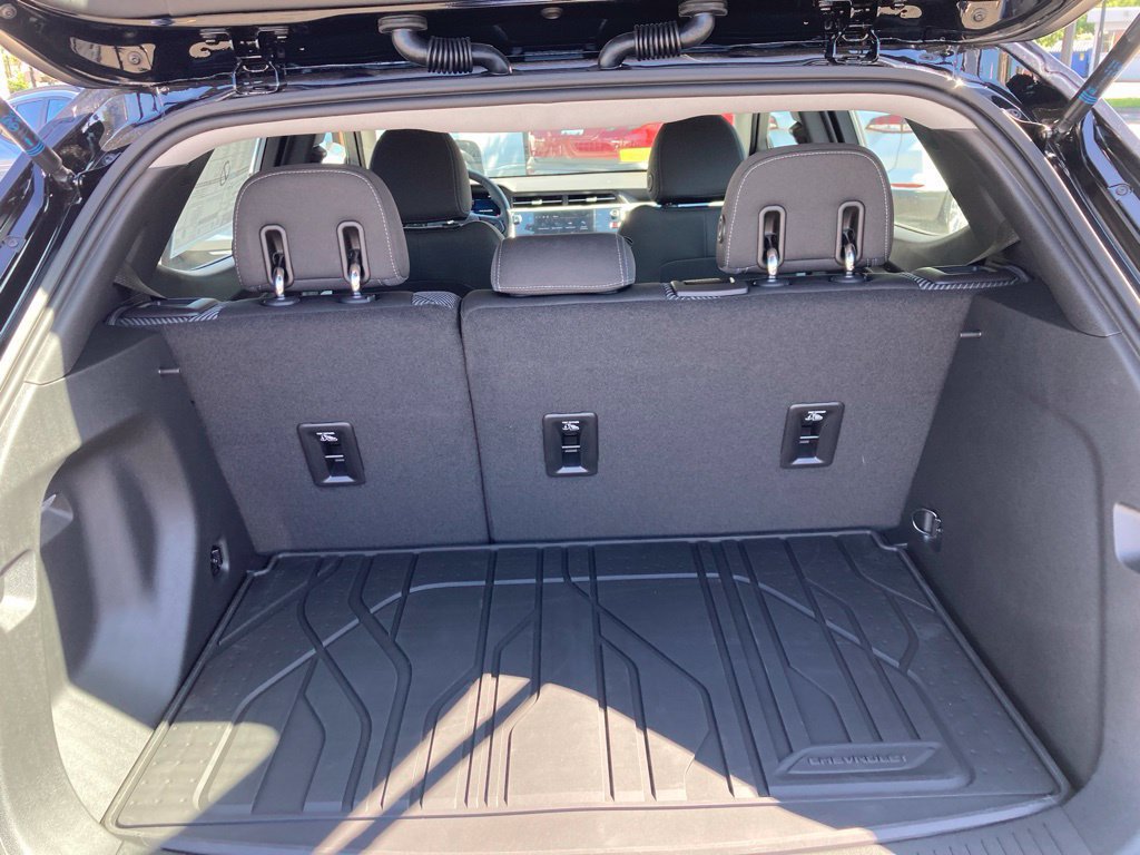 New 2027 Chevrolet Bolt LT w/ Comfort Package FWD image 25