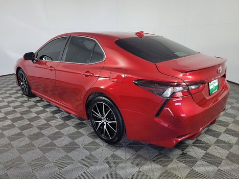 Used 2021 Toyota Camry SE FWD image 5