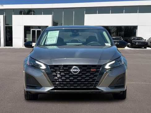 Used 2023 Nissan Altima 2.5 SR w/ SR Premium Package FWD image 8