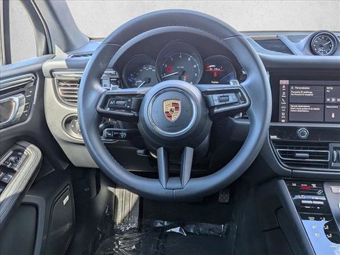 Used 2025 Porsche Macan Turbo image 15