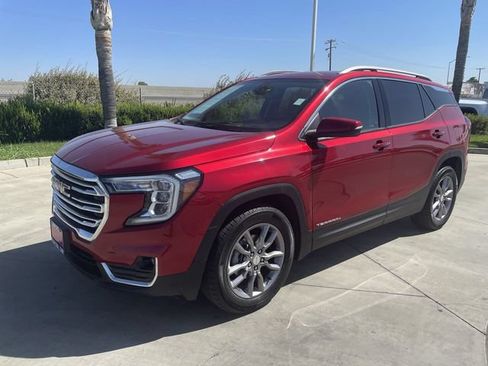 Used 2022 GMC Terrain SLT w/ Infotainment Package II FWD image 4