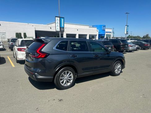 Used 2024 Honda CR-V EX-L image 3