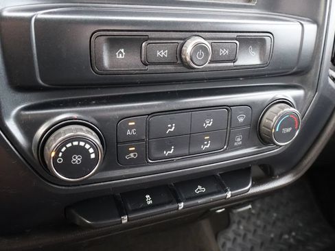 Used 2018 Chevrolet Silverado 1500 Custom w/ Custom Value Package AWD/4WD image 25