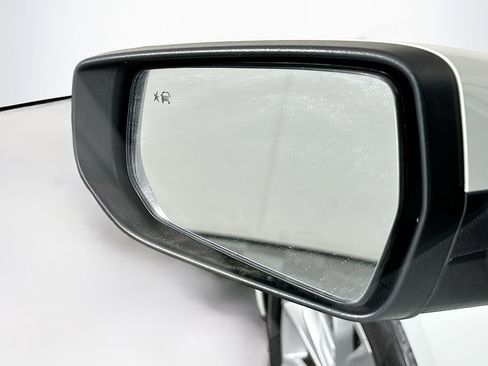 Used 2023 Chevrolet Malibu LT w/ Driver Confidence Package FWD image 16