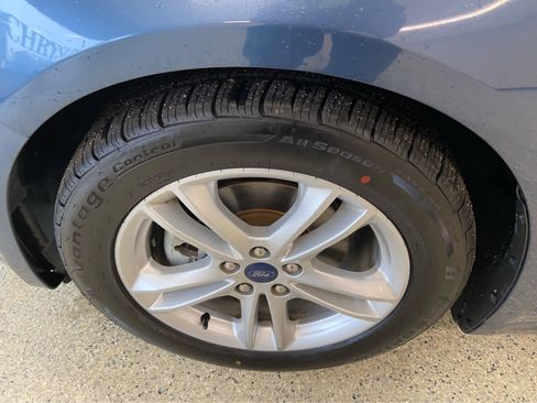 Used 2018 Ford Fusion SE w/ Fusion SE Technology Package image 11